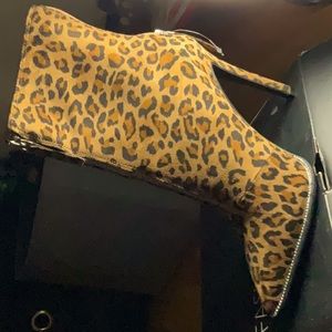Fashion nova Marie’s leopard sz7